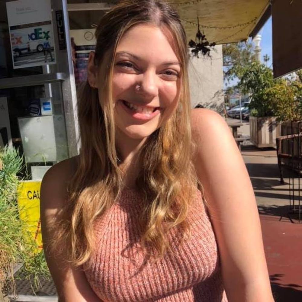 Meet your Posher, Téa
